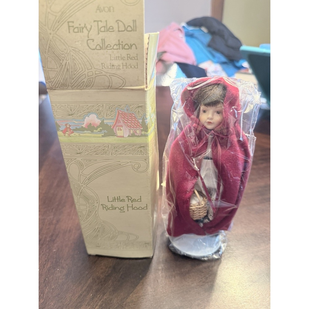 Vintage Avon Porcelain Fairy Tail Little Red Riding Hood NIB 1985